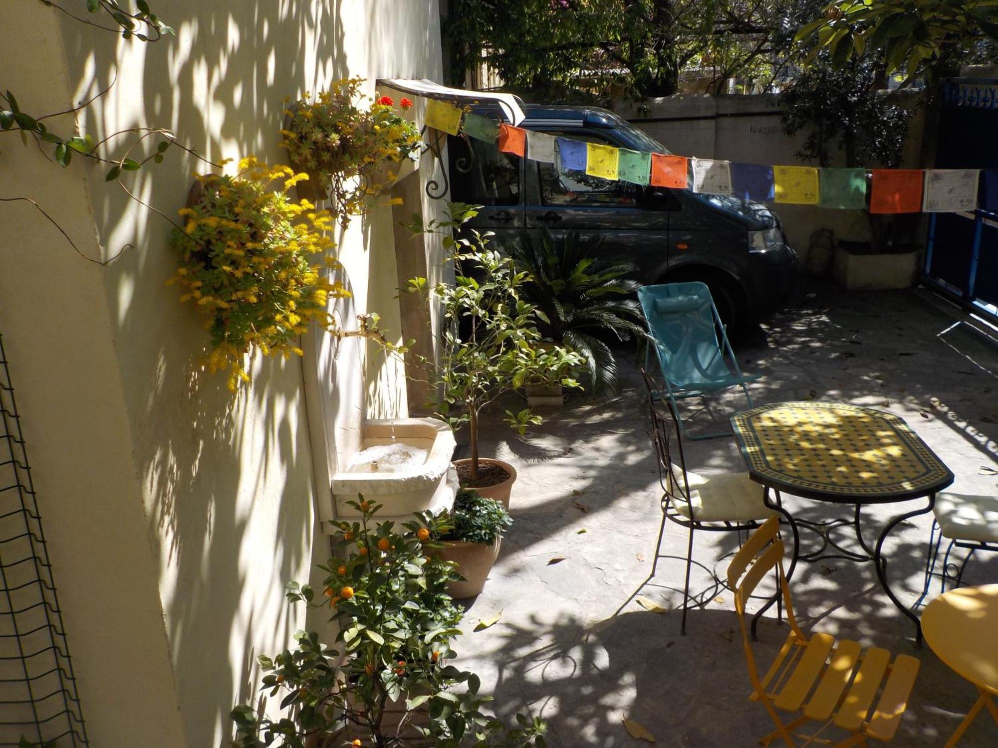 Tombe La Nefle Bed & Breakfast Avignon Ngoại thất bức ảnh